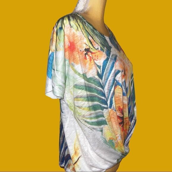 Tryst summery white tropical floral design top! Nwt - Picture 4 of 7